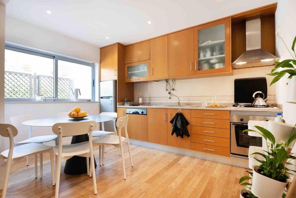 Townhouse Senhora Da Rocha - Alporchinhos Holiday home *